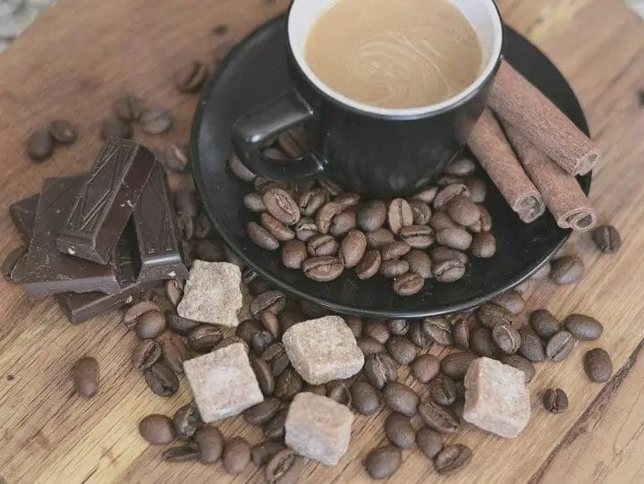 cocoa-powder-in-coffee-health-benefits-featured-image